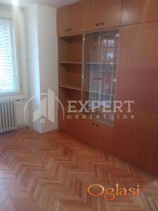 Izdaje se trosoban stan na Trošarini, 75m2,na petom spratu