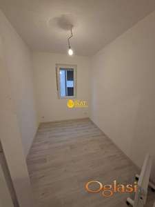 Mirijevo IV, trosoban 50m2, potpuno prazan ID#4890