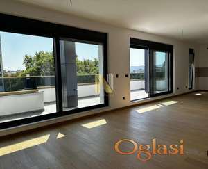 Nesvakidašnji penthouse u blizini Limanske pijace