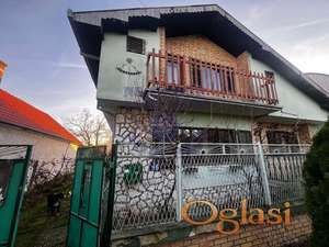 Spratna kuća u Budisavi