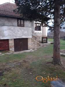 Na prodaju kuća u mestu Mali Crljeni