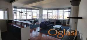 Četvorosoban prelep stan- Bulevar Evrope!