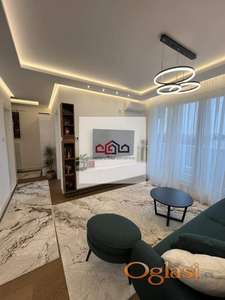 NOV JEDNOIPOSOBAN STAN SA PARKING MESTOM 800 EURA