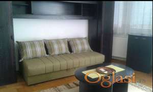 NAMEŠTENA GARSONJERA NA BULEVARU OSLOBOĐENJA/SLOVAČKA ULICA 260 EVRA