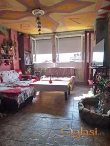 Dvosoban stan 63m2 na Bulevaru. Odlična lokacija.