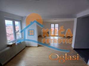 Odličan trosoban stan u kući. 93m2, 3.sprat- potkrovlje, Duvanište