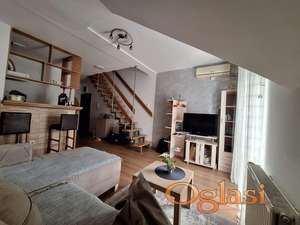 Jednoiposoban, opremljen, duplex, na TOP lokaciji.