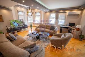 Odlicna kuca u Rumi 330m2