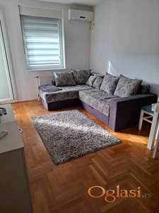 Jednoiposoban stan na Novoj Detelinari