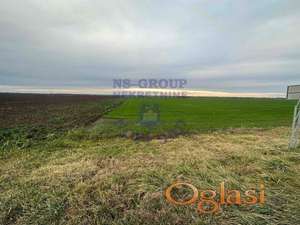 Predstavljamo vam plac na samom ulazu u Kac