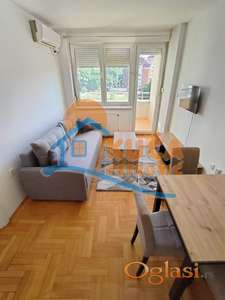 Izdaje se odličan, jednoiposoban stan na Bulevaru Nemanjića, 37m2!