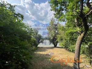 Vikendica-sa fantastičnim pogledom na Dunav u centru Čerevića!