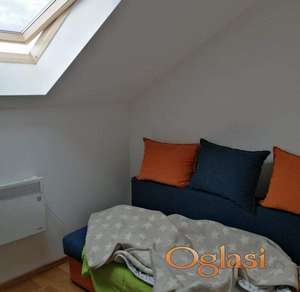 Izdaje se kompletno namešten dvosoban stan u izuzetnoj lokaciji, na popularnoj gradskoj četvrti Grbavica.