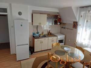 Izdajem jednoiposoban stan, 34m²