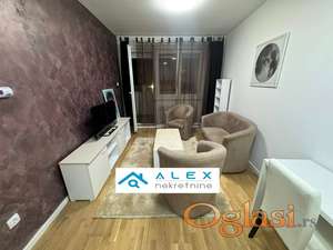 Odličan namešten jednoiposoban stan sa vlastitim parkingom