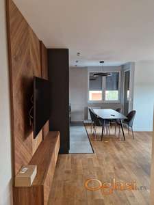 Potpuno nov stan sa garažnim mestom