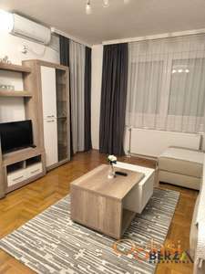  LEPA, KOMFORNA GARSONJERA - BULEVAR PATRIJARHA PAVLA