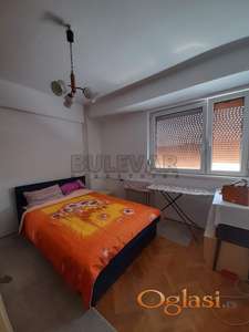 Trosoban stan,61m2,na Obilićevom vencu