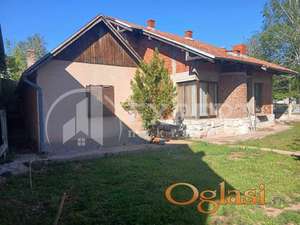 Na prodaju dve kuće sa placem u Jelašnici