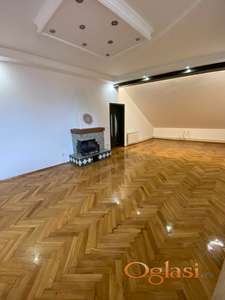 KUCA U ULICI ZLATNE GREDE, IDEALAN POSLOVNI PROSTOR, 260m2