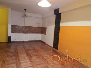 HIT ponuda! Blizu Bulevara - 1.5 stan i dvorišna terasa 12m² ID#8296