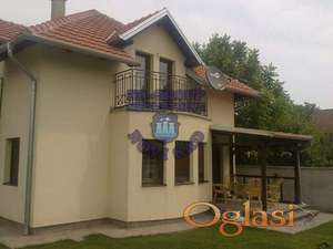 Odlična spratna kuća- Klisa!