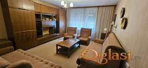 SAJAM 78m2 TROSOBAN, UKNJIŽEN