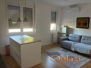 Novogradnja Petrovaradin,33m2 garsonjera-350e,parking