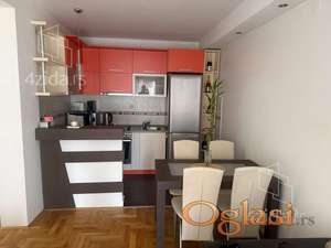 RENOVIRAN, NAMESTEN JEDNOIPOSOBAN STAN NA GRBAVICI, PET FRIENDLY