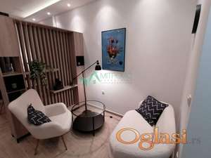 Ulični lokal na frekventnoj lokaciji pogodan za mirnu delatnost 