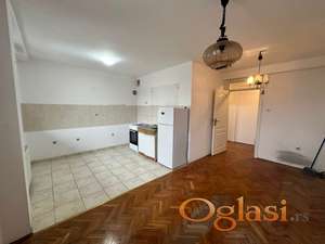 Dvosoban stan na Novoj detelinari