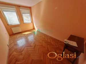 Nova Detelinara, 45m2. Dvosoban stan sa parkingom! 