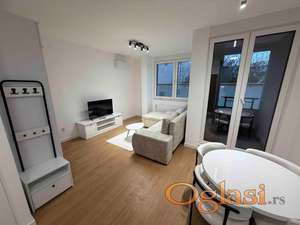 Nov, neuseljavan stan na početku Telepa (SA PARKING MESTOM)