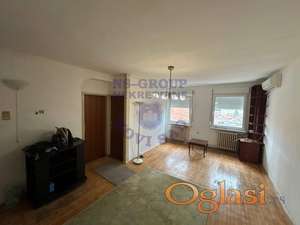 Odličan dvosoban stan u centru Novog Sada.