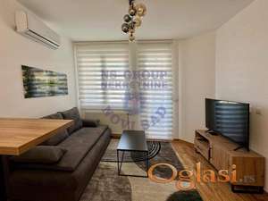 Odličan jednoiposoban stan u novoj zgradi na samom početku Telepa.