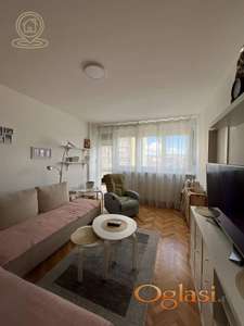 Na prodaju trosoban stan u Centru grada