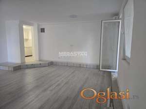 Kompletno renoviran 4.-soban stan sa baštom, Žarkovo