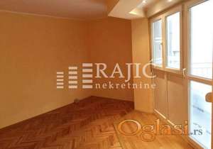 Centar,Cara Uroša,45m2,1.5-odlična lokacija #4265