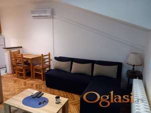 Prodajem Garsonjeru u strogom centru Novog sada