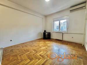 Stan/poslovni prostor za izdavanje – Vukov spomenik, 1. sprat ID#2514