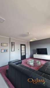  KOMFORAN PET FRIENDLY ČETVOROSOBAN STAN U KUĆI SA PARKING MESTOM - PETROVARADIN