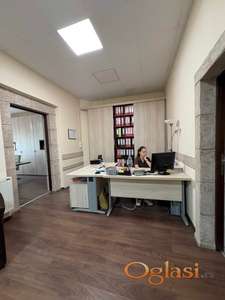PRELEP POSLOVNI PROSTOR 5 KANCELARIJA + 12 PARKING MESTA!!!