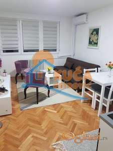 Izdaje se stan u blizini Kliničkog centra!