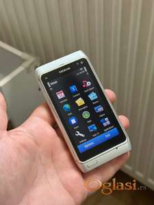 NOKIA N8