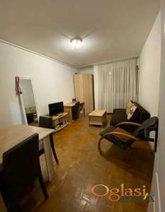  KOMPLETNO NAMEŠTEN DVOIPOSOBAN STAN NA GRBAVICI