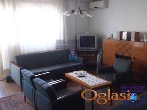 Trosoban stan na Bulevaru Oslobođenja