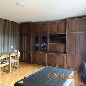 Izdaje se dvosoban stan površine 53 m² na Staroj Detelinari