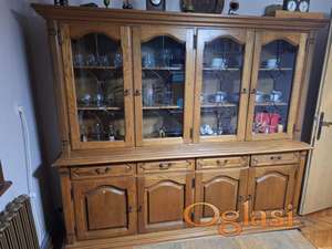 Vitrina od slavonskog hrasta u retro stilu