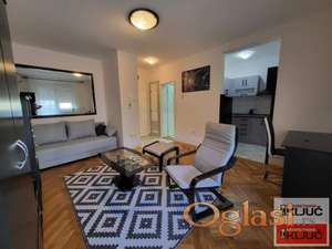 Garsonjera na Grbavici, 28 m², 3. sprat-odmah useljivo