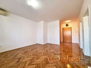 STAN - NOVI SAD - BULEVAR - 50m2 - 140000 evra